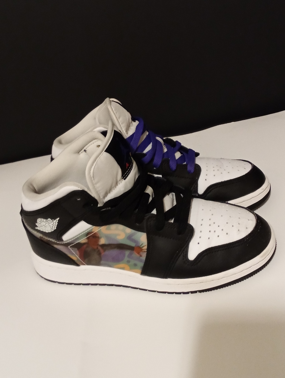 Air Jordan 1 Mid GS Hologram Boys Size 5Y
